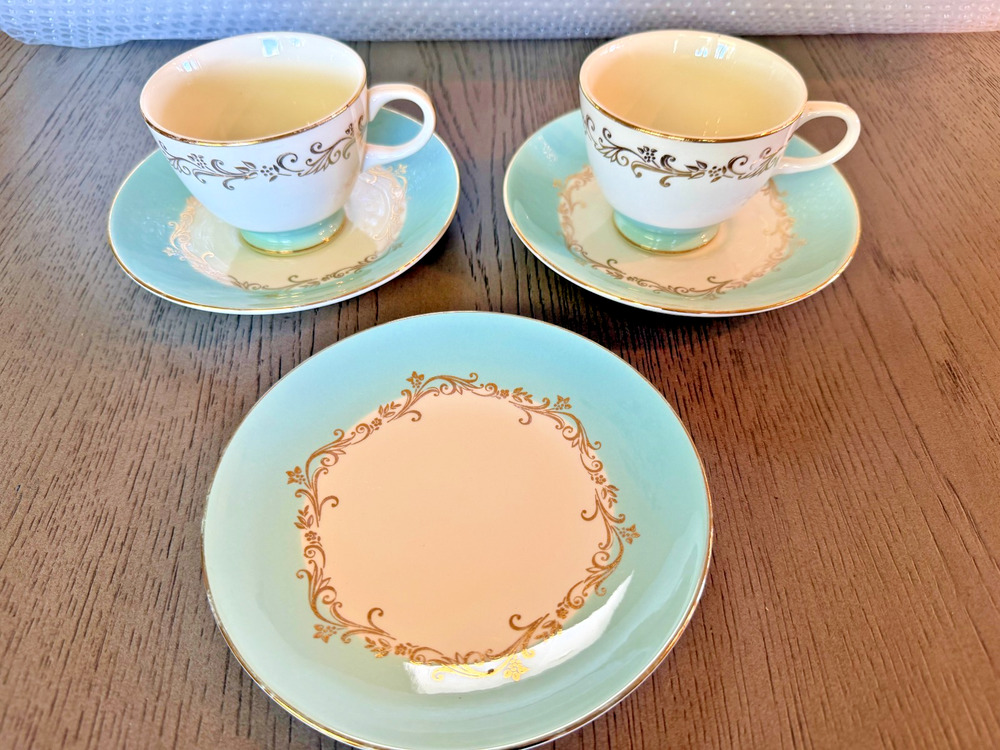 Vintage Lifetime China Gold Crown Teacups Saucers Aqua Gold 5 Pc MCM Ohio